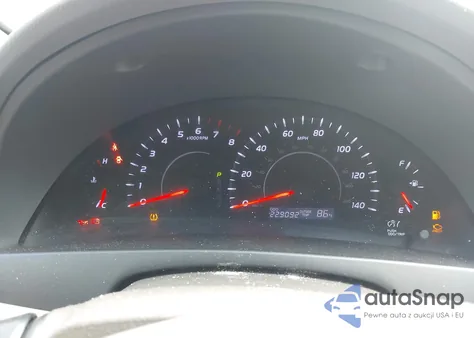 2010 Toyota Camry Le z USA, uszkodzony, nr VIN 4T1BF3EK0AU055959